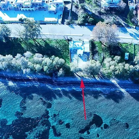 Eva's Beachfront House בית נופש