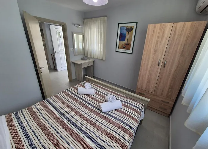 בית נופש Eva's Beachfront House